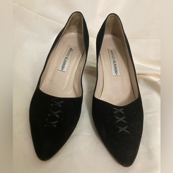MANOLO BLAHNIK  Low Heel Suede Pumps  37 Black - Picture 5 of 9